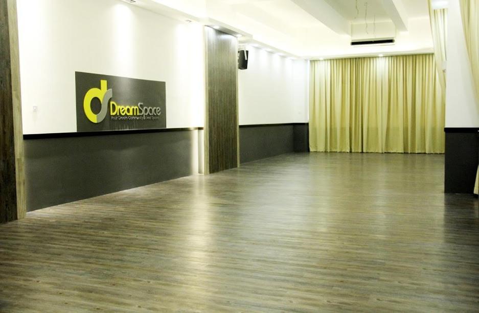 1 Tebrau Suites By Subhome Johor Bahru Exterior foto